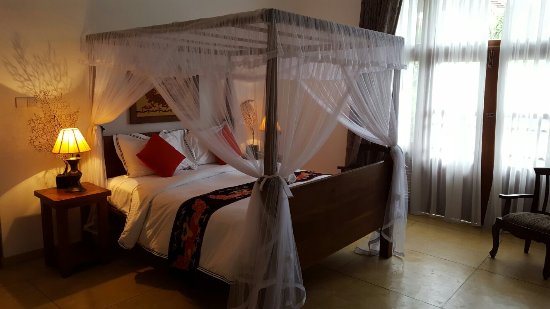 Gangula Villa hospitality detail — in-room amenities and décor